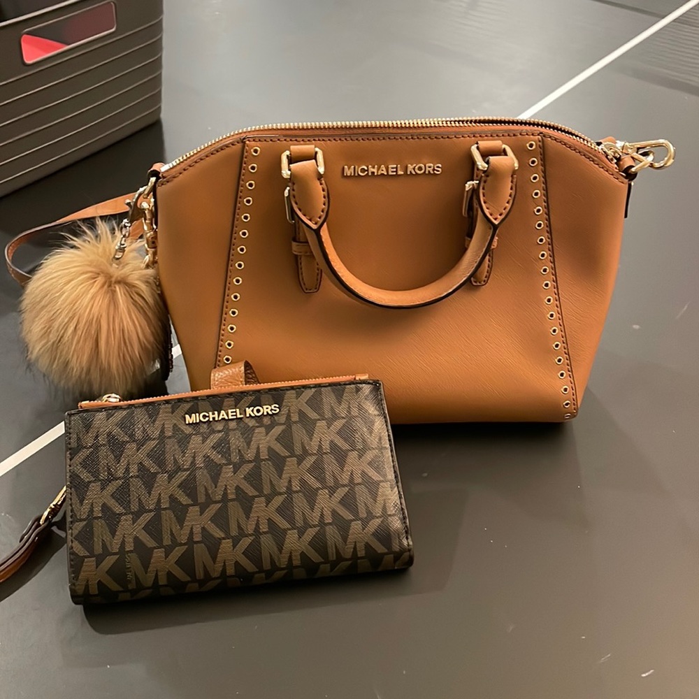 Purse & wallet/wristlet bundle